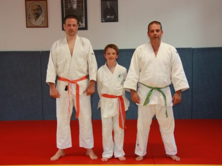 Benjamin CHARTIER entouré de Lionel à gauche et Eric Noel à droite